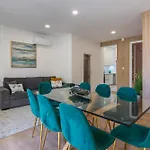 Moderno Com Terraco Apartmán *