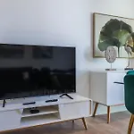 Moderno Com Terraco * Lisboa