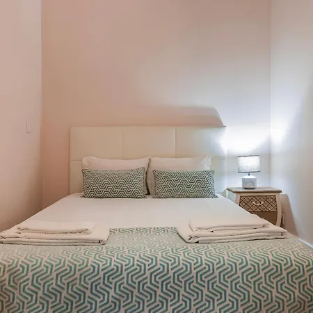 Moderno Com Terraco 아파트