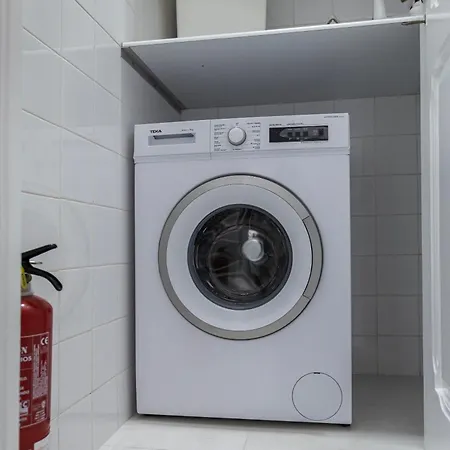 Moderno Com Terraco Appartamento Lisbona