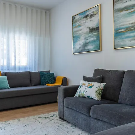 Moderno Com Terraco Lisbona