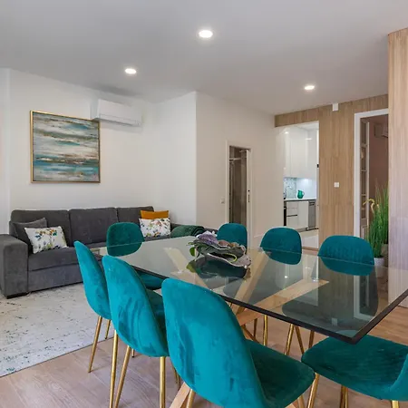 Moderno Com Terraco Apartmán *