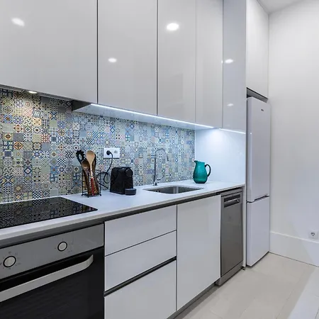 Moderno Com Terraco * Lisbona