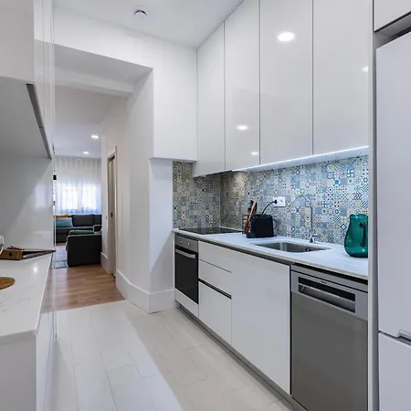 Moderno Com Terraco Appartamento Lisbona