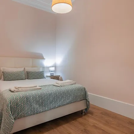Moderno Com Terraco Appartement Lisboa